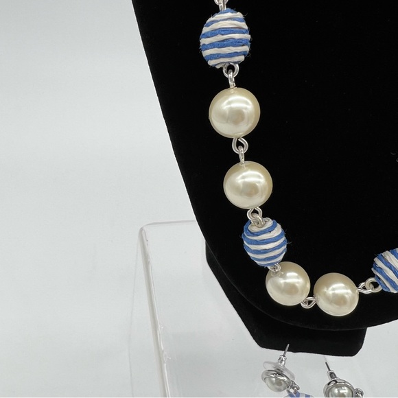 Liz Claiborne Set of Faux Pearls Blue Stripe Stone & Earrings - Picture 6 of 6